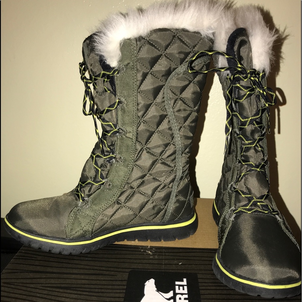 Sorel sz 5 Cozy Cate boots